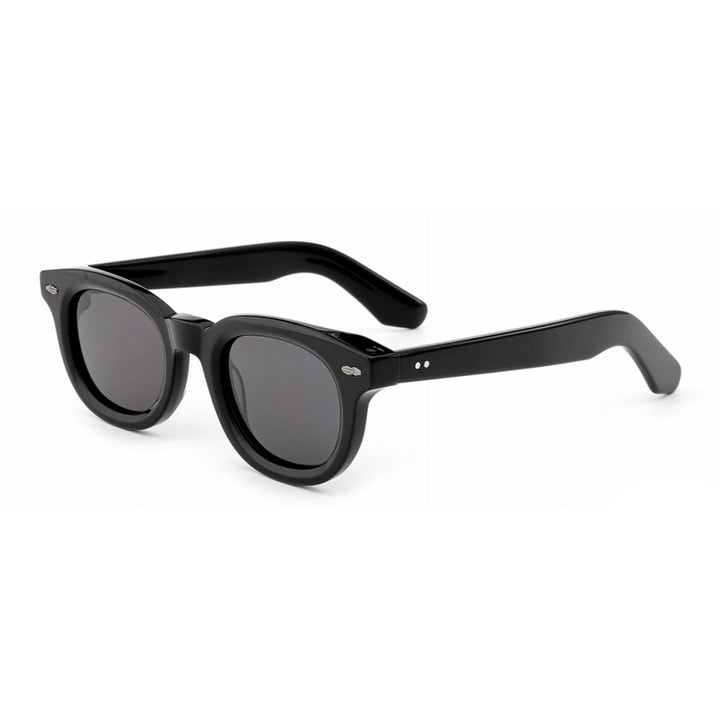 Dame solbrille i stilfull og moderne design med høykvalitets linser Skanto
