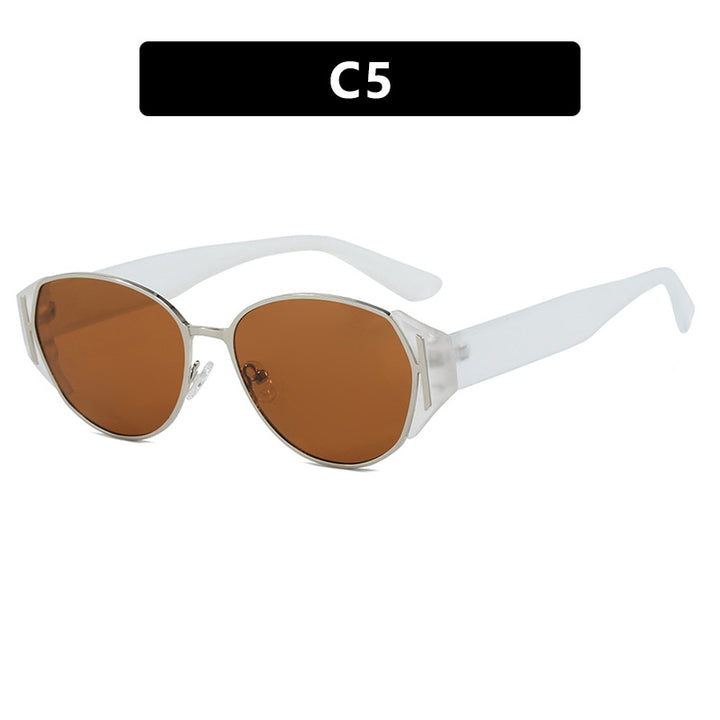 Women's Retro-Inspired Sunglasses with Elegant Frame Skanto