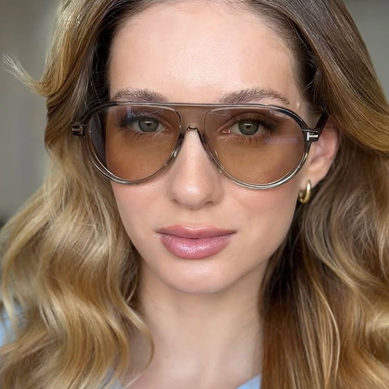 Women's stylish sunglasses in aerodynamic design Skanto