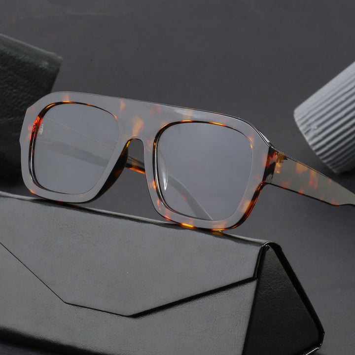 Dame oversized kvadratisk solbrille med moderne design Skanto