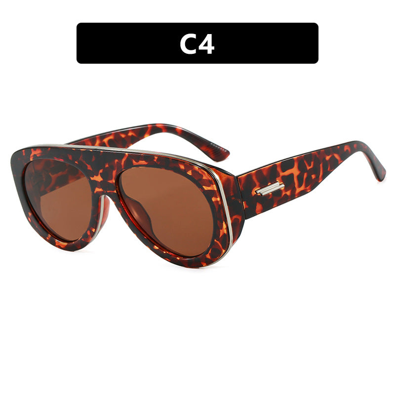 Women's extravagant sunglasses in a striking design Skanto