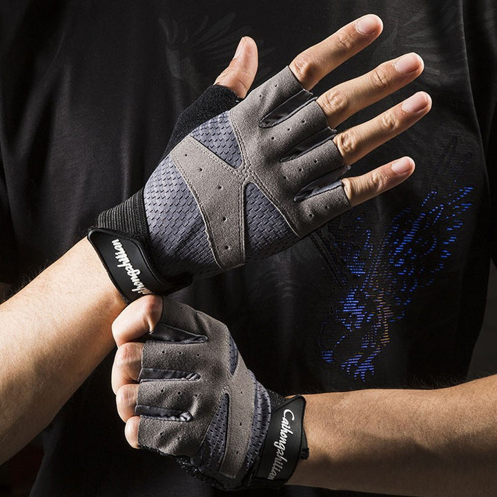 Women's training gloves with non-slip palm and breathable mesh Skanto