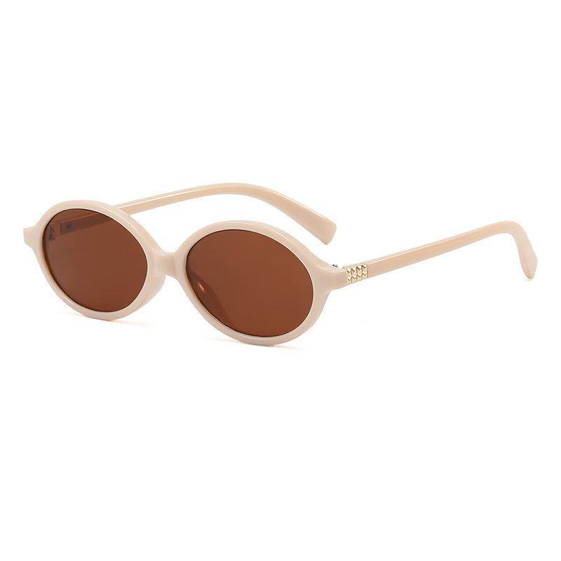 Dame elegante moteriktig lesebrille med uvanlig design Skanto