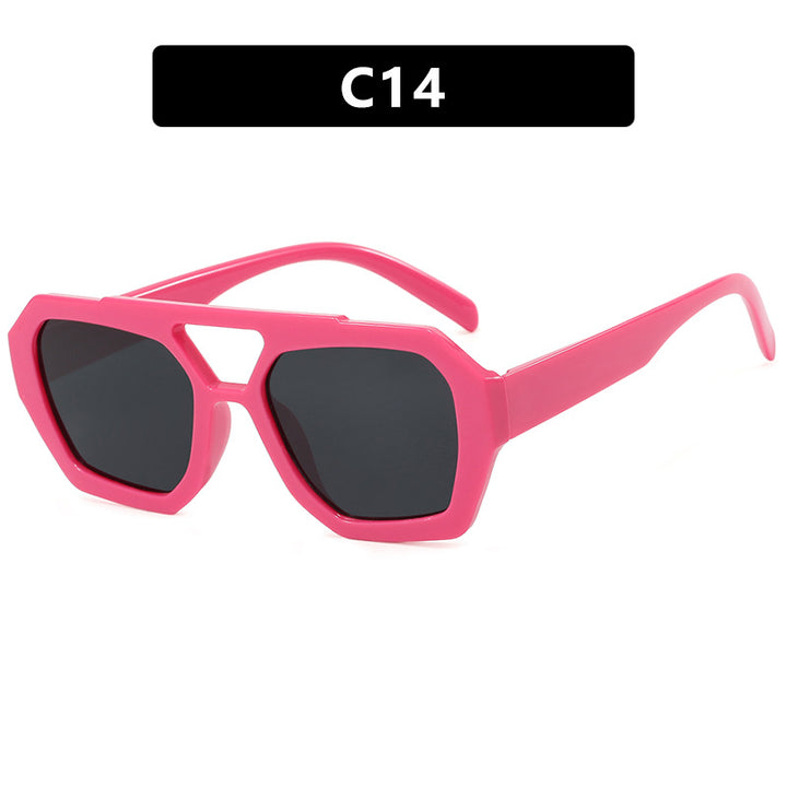 Women's geometric sunglasses made of robust plastic with polarized lenses Skanto