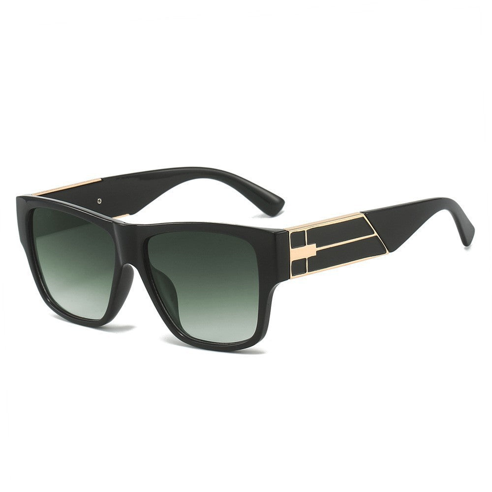 Dame moteriktig oversized solbrille med elegant ramme Skanto