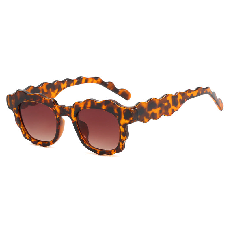 Women's fashionable sunglasses with wave frame Skanto