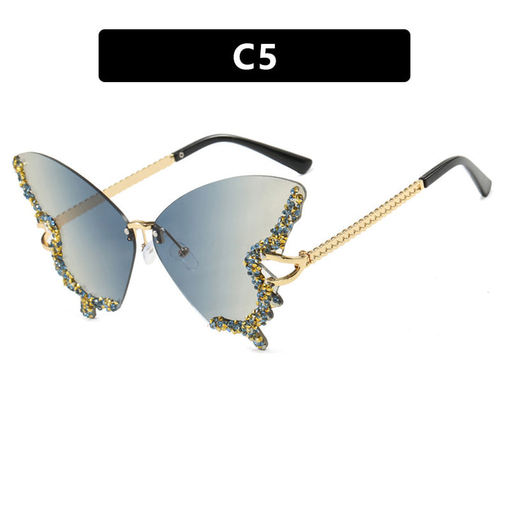 Women's large cat-eye sunglasses with sparkling rhinestone decoration and elegant frame Skanto