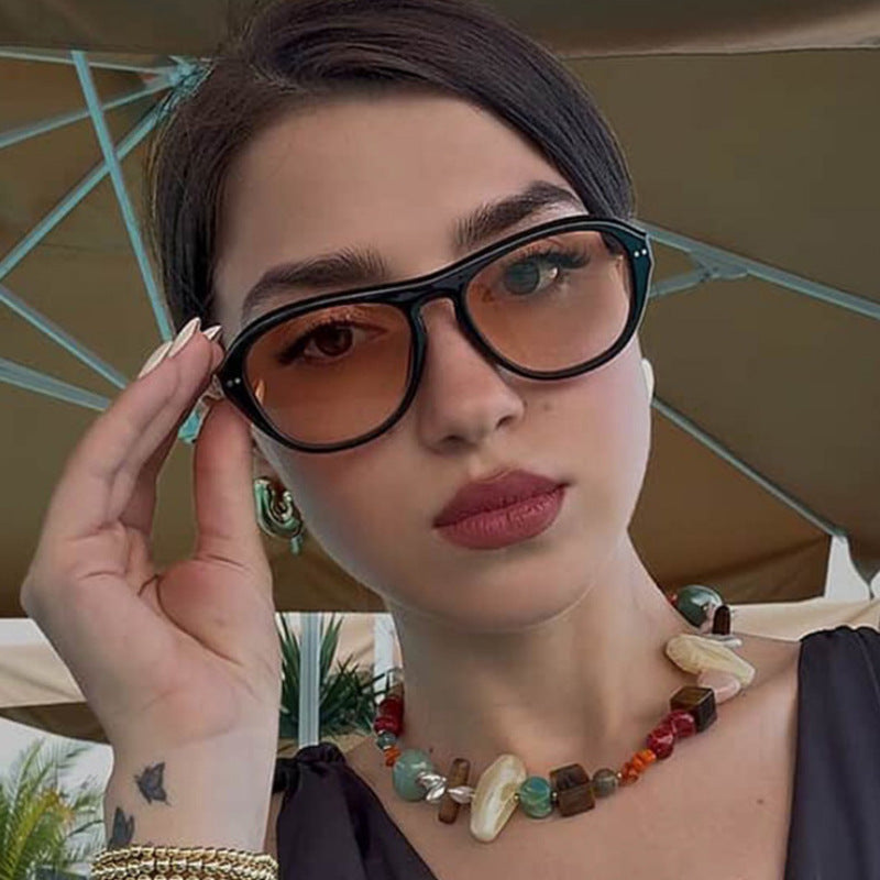 Women's fashionable glasses with stylish elongated frame and high-quality plastic Skanto