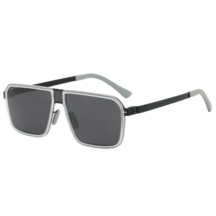 Dame moteriktig solbrille i moderne, firkantet design Skanto