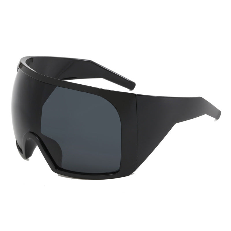 Dame Sporty solbriller med aerodynamisk design Skanto