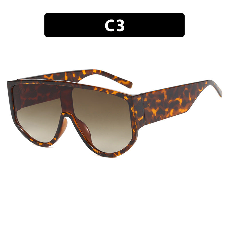 Women's fashionable sunglasses with an otherworldly design Skanto