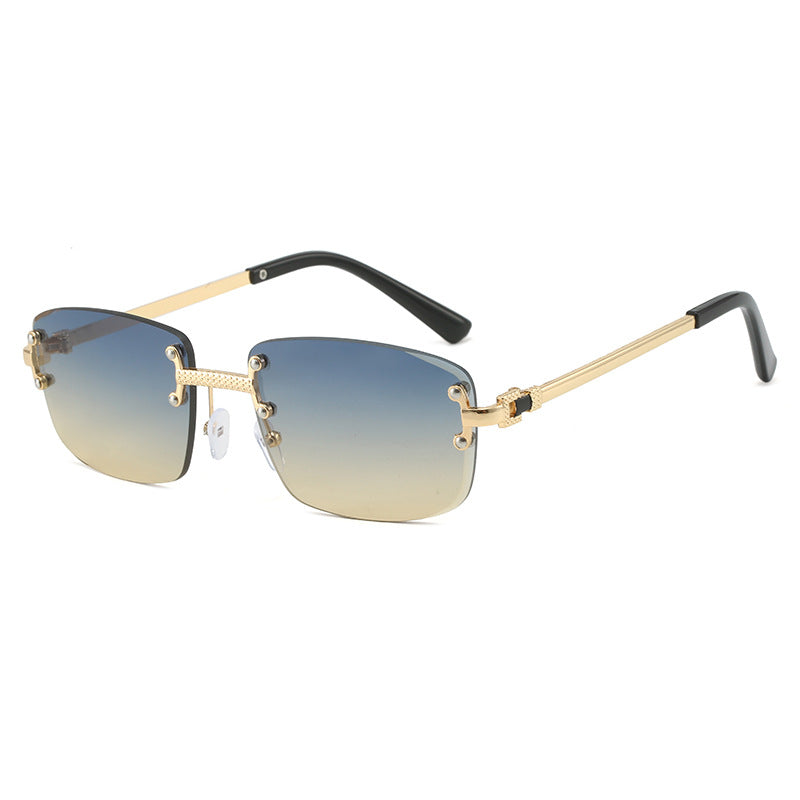 Dame moteriktig solbrille i innovativ design Skanto