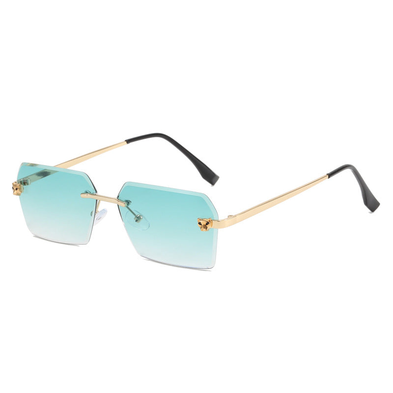Damer moterik firkantet solbrille med elegant metallramme Skanto