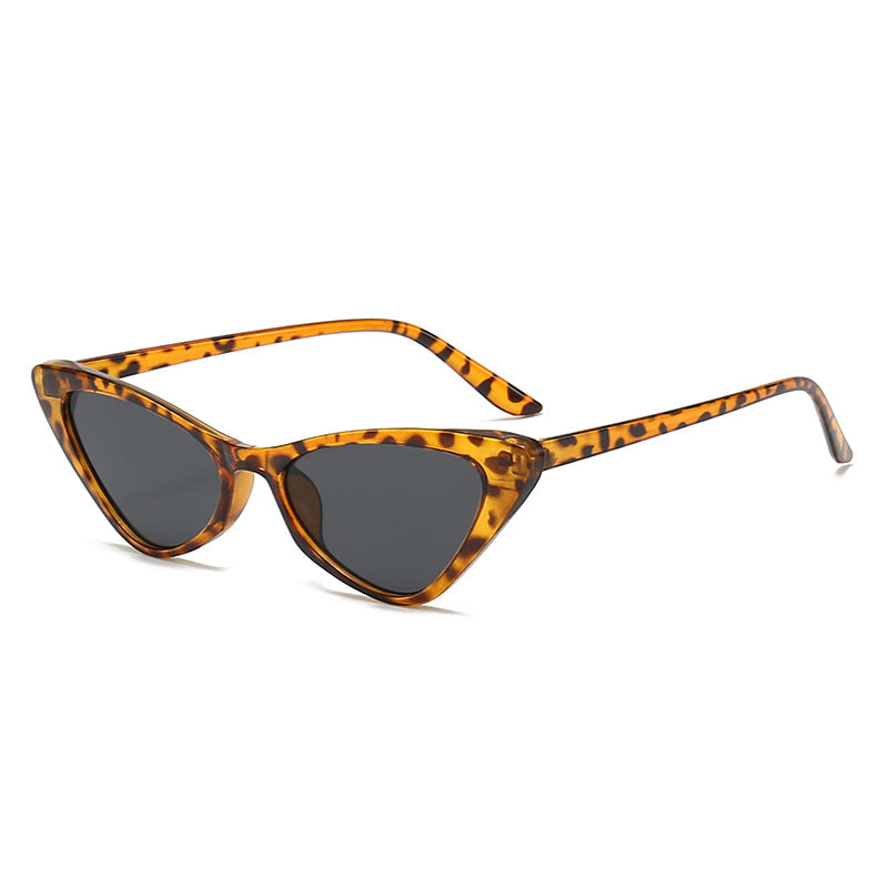 Dame stilige Cat-Eye solbriller med glanset plastramme Skanto