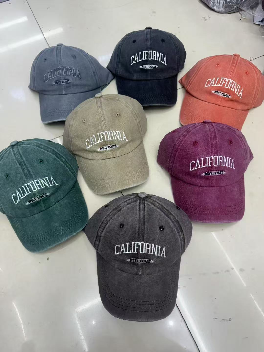 Kvinnejusterbar bomullsbasketcap Skanto