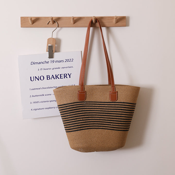 Elegant Braided Shoulder Bag with Striped Design Skanto