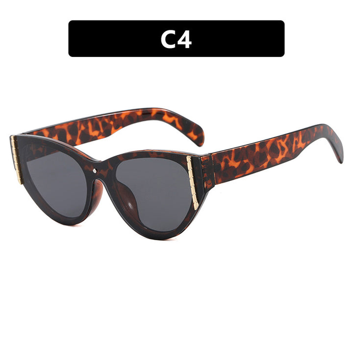 Damen trendy solbrille med elegant katteøye-design og høyverdig ramme Skanto