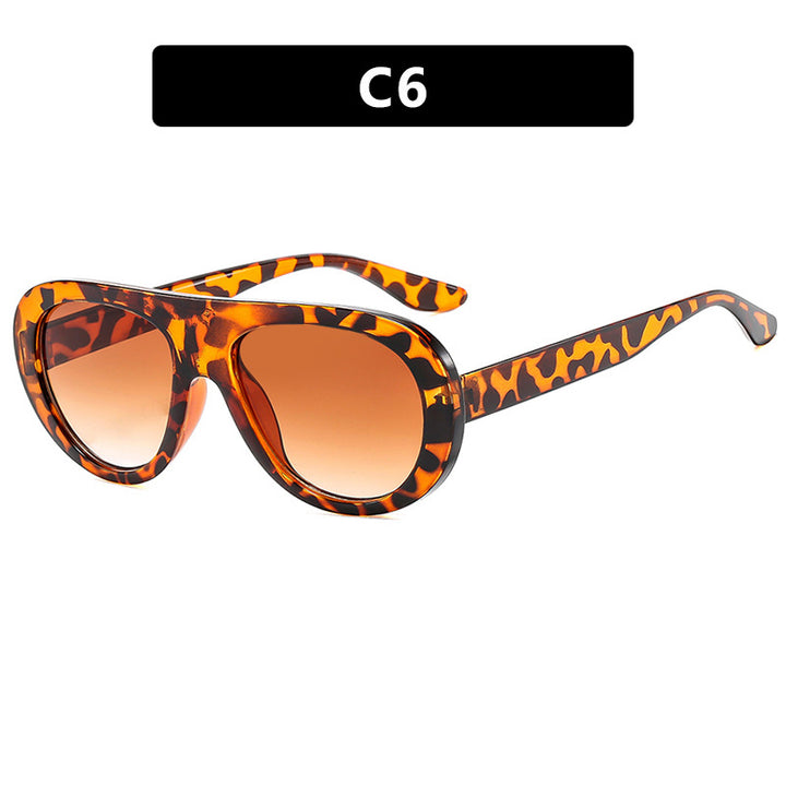 Women's fashionable oversized sunglasses with protective UV filter Skanto