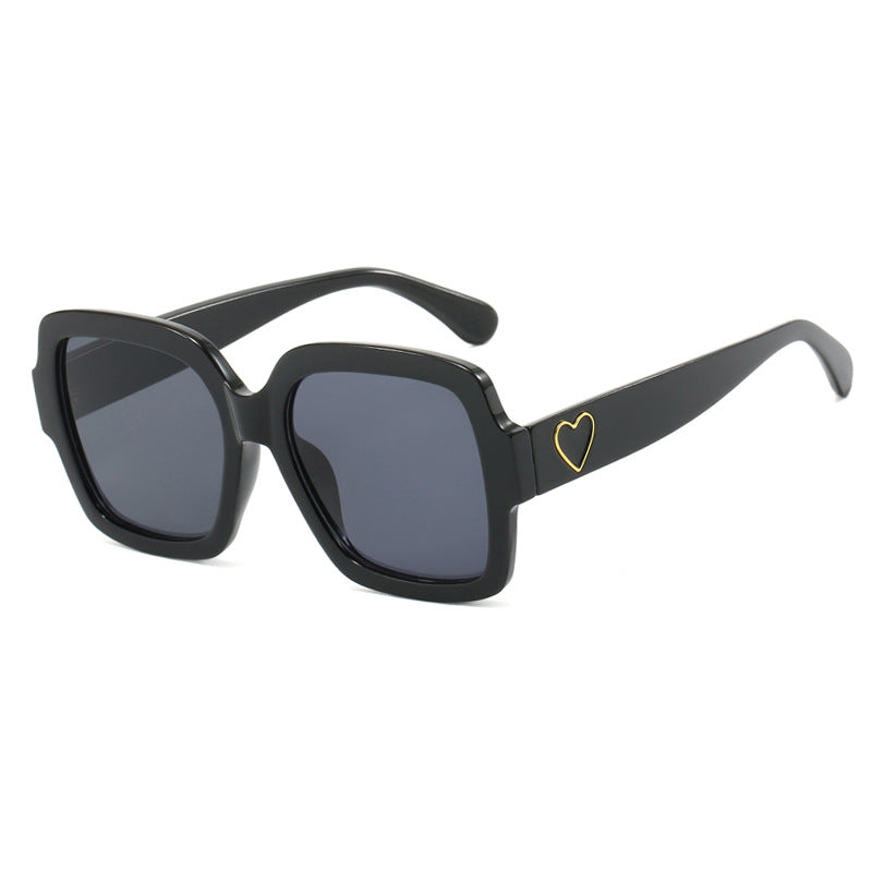 Women's square sunglasses with modern heart accent Skanto