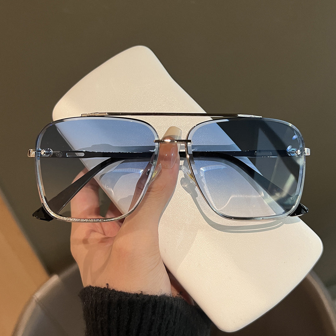 Women's square sunglasses with protective lenses and modern metal frame Skanto