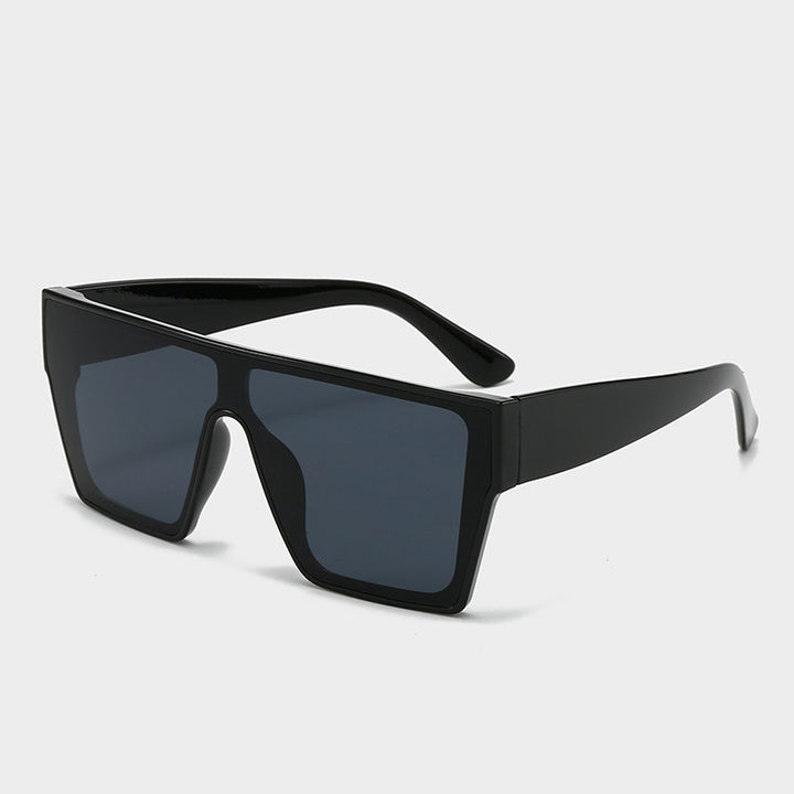 Dame moteriktig solbrille med kantede glass Skanto