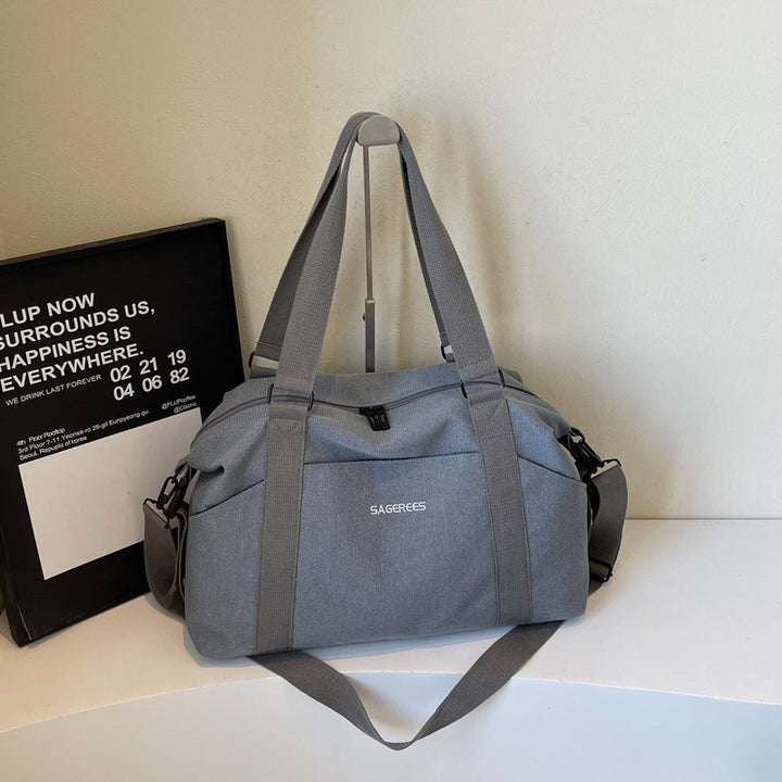 Sporty weekend bag with ergonomic carrying options Skanto