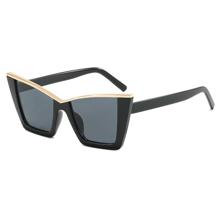 Dame firkantet solbrille med gullige detaljer Skanto