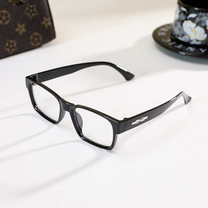 Damer moteriktig lesebrille med elegant design Skanto