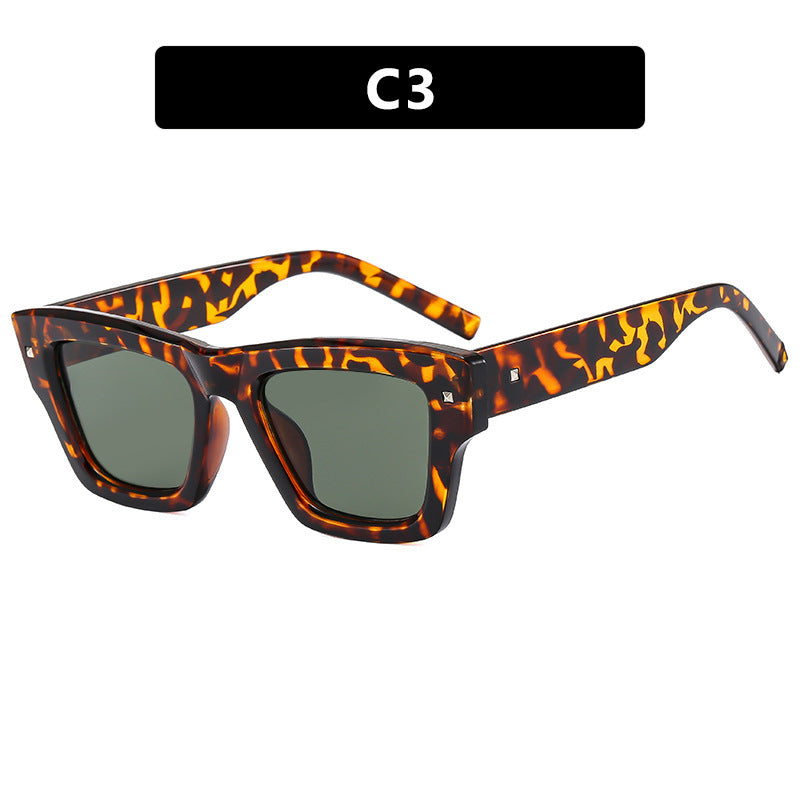 Women's fashionable rectangular glasses with faceted design Skanto