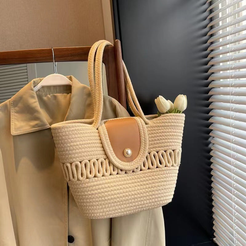 Handmade basket bag with elegant leather details Skanto
