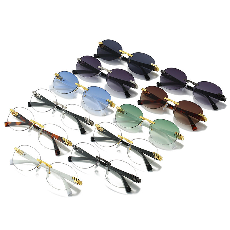 Dame motefull solbrille med gjennomsiktig ramme og fleksibel nesestøtte Skanto