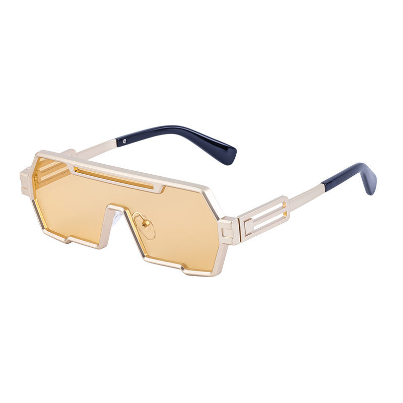 Dame motorisert solbrille i futuristisk design med bred ramme Skanto