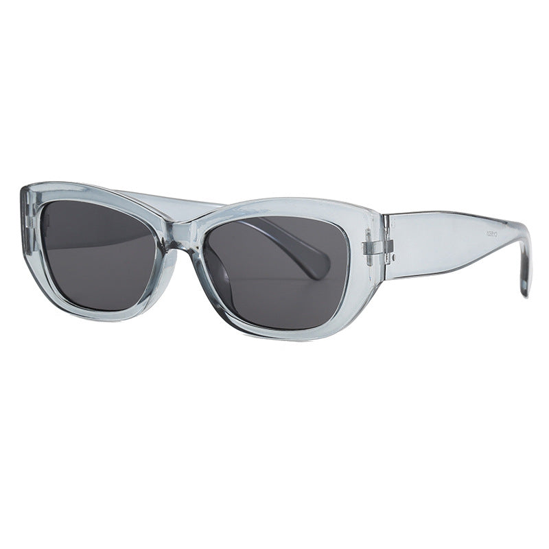 Dame moderne Cat-Eye solbriller laget av robust plast Skanto