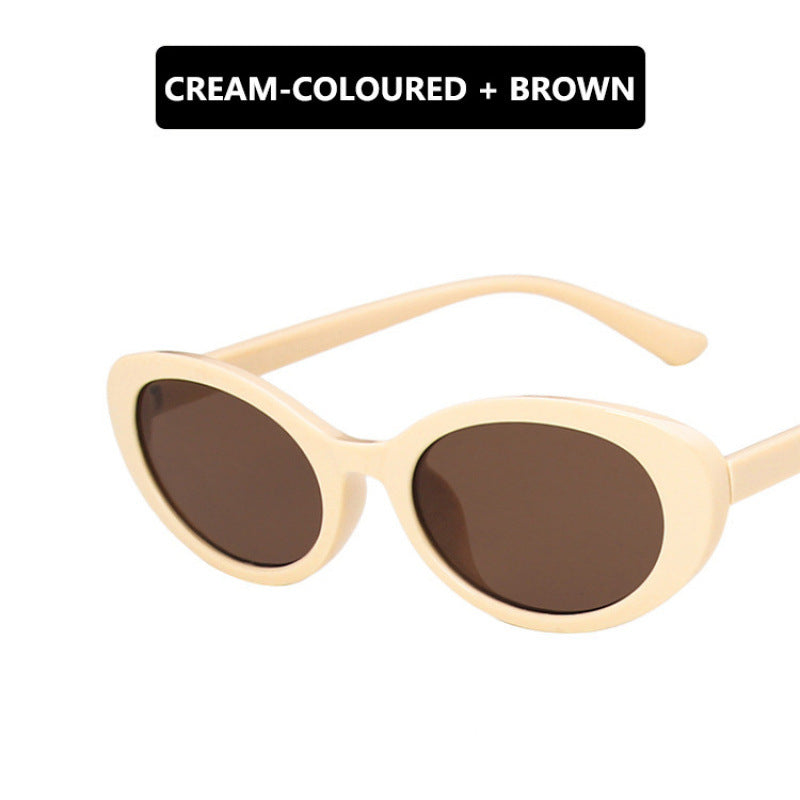 Dame Cat-Eye solbriller med gjennomsiktig ramme og gradient linser Skanto