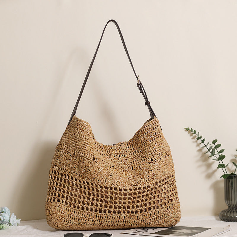 Hand-knotted shopper bag with modern net design Skanto