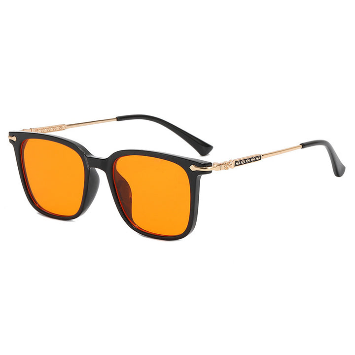Dame moteriktig solbrille med elegant ramme og kontrasterende glass Skanto
