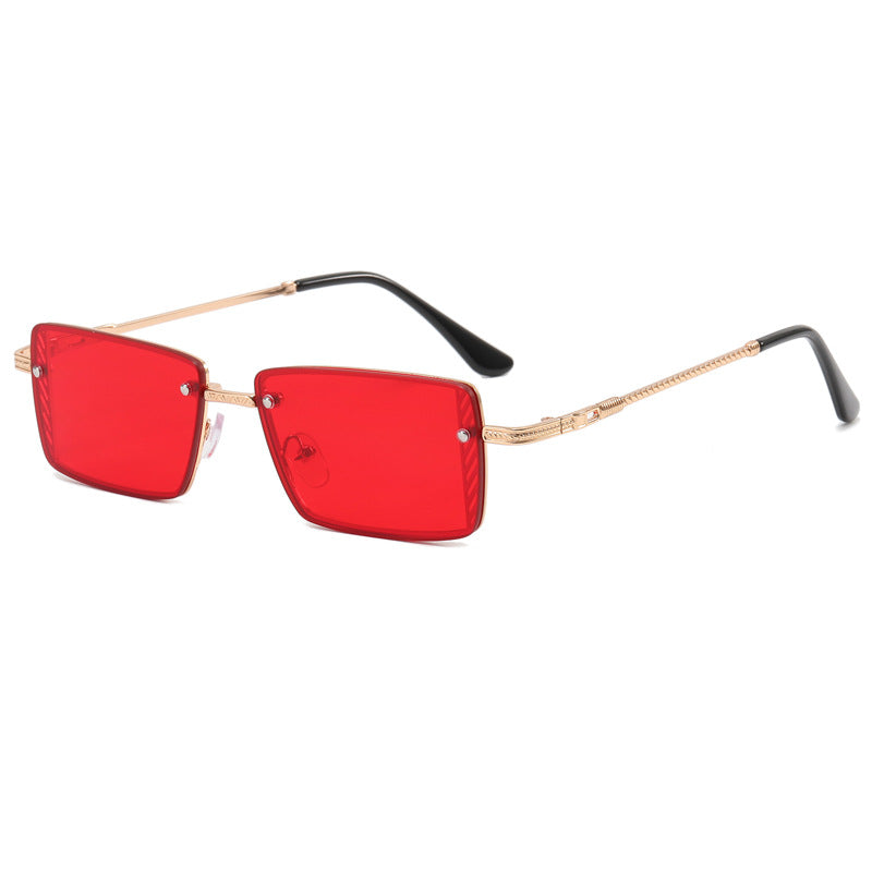Dame Elegant kvadratisk solbrille med raffinerte rammedetaljer Skanto