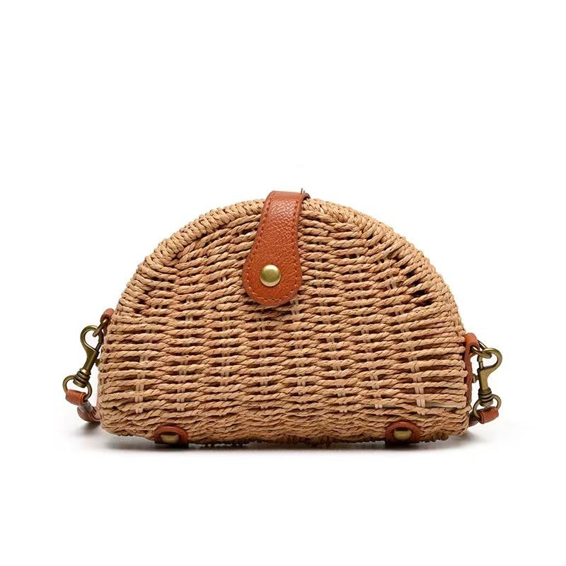 Handmade crescent-design rattan bags Skanto