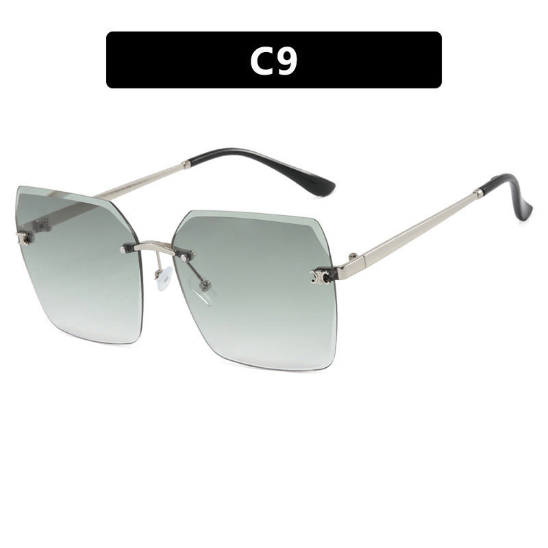 Women's square sunglasses with modern design and filigree metal frame Skanto