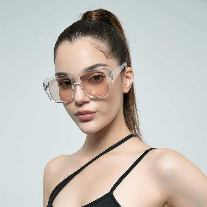 Dame moteriktig kvadratisk solbrille i moderne skilpadde-design Skanto