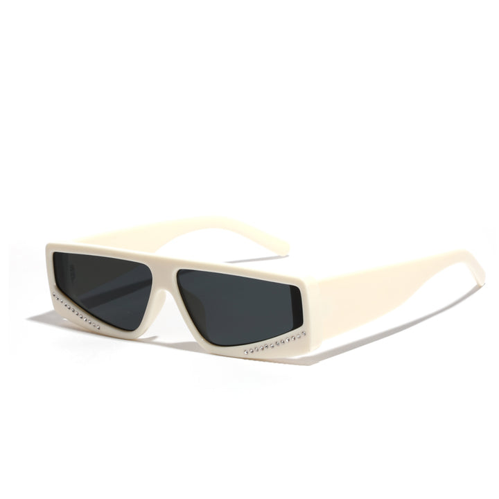Dame oversized solbriller med futuristisk form og stilige dekorasjoner Skanto