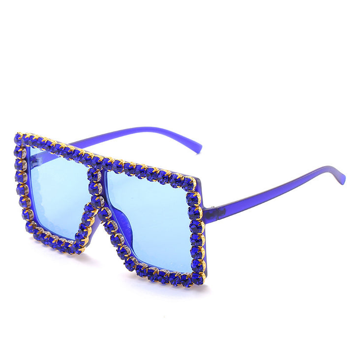Dame moteriktig solbrille med strassdekorsjon Skanto