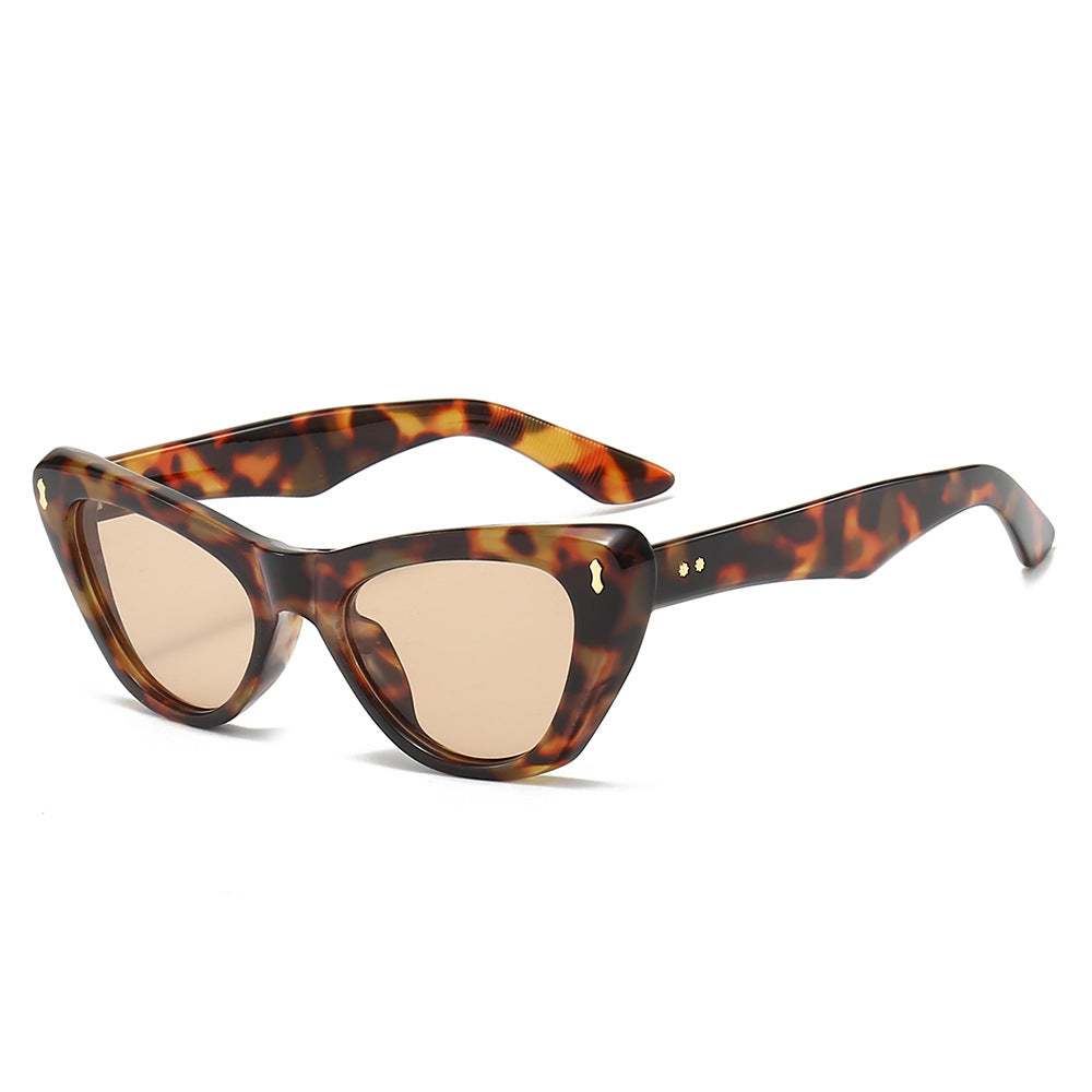 Damer cat-eye solbriller med elegante fremhevede rammer skanto