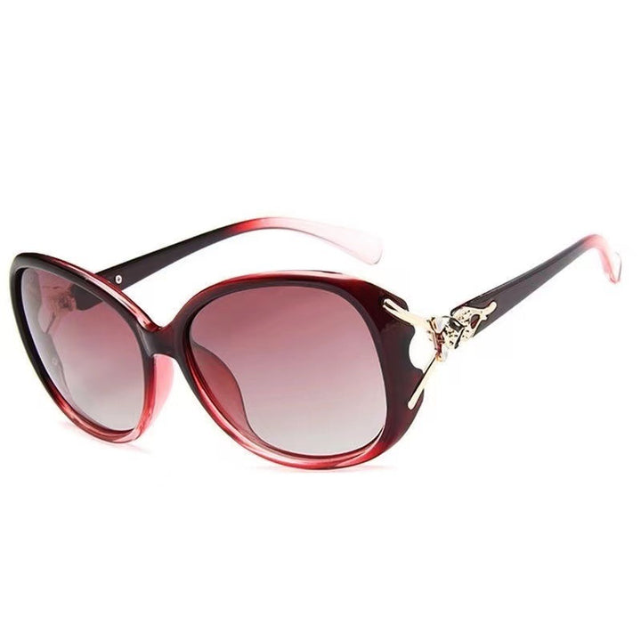 Dame moteriktig Cat-Eye solbrille med eksklusiv metall-design Skanto