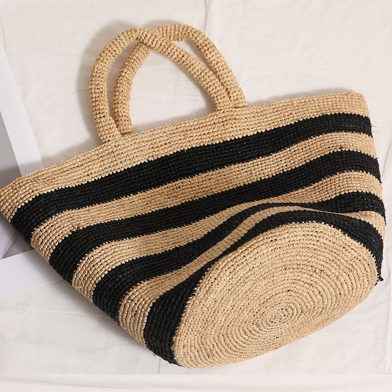 Braided beach bag with modern stripe pattern Skanto