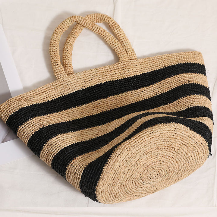 Braided beach bag with modern stripe pattern Skanto