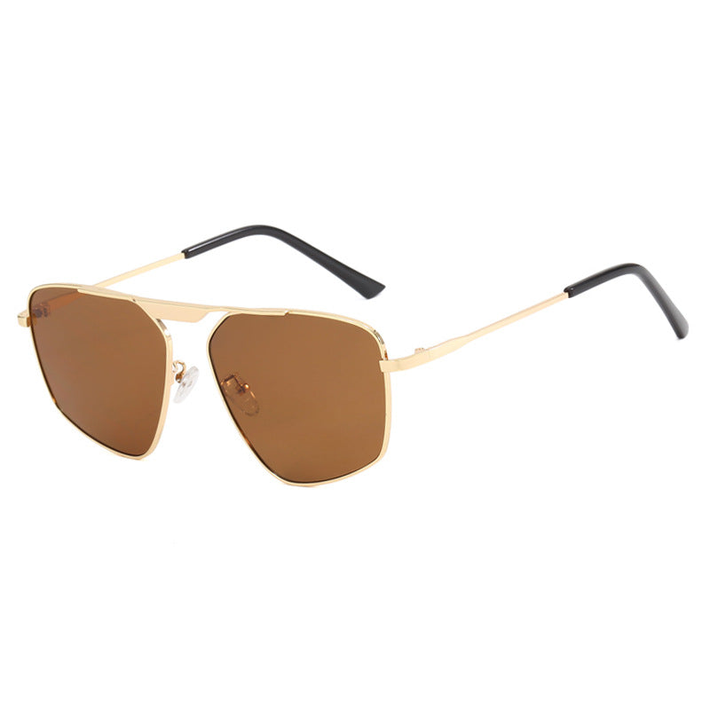 Women's sunglasses in modern, geometric design with robust metal frame Skanto