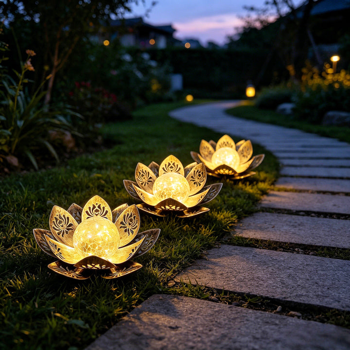 Dekorativ solenergi lotus LED hage lantern med sprukket glass kule og laserskårede metallblader Skanto
