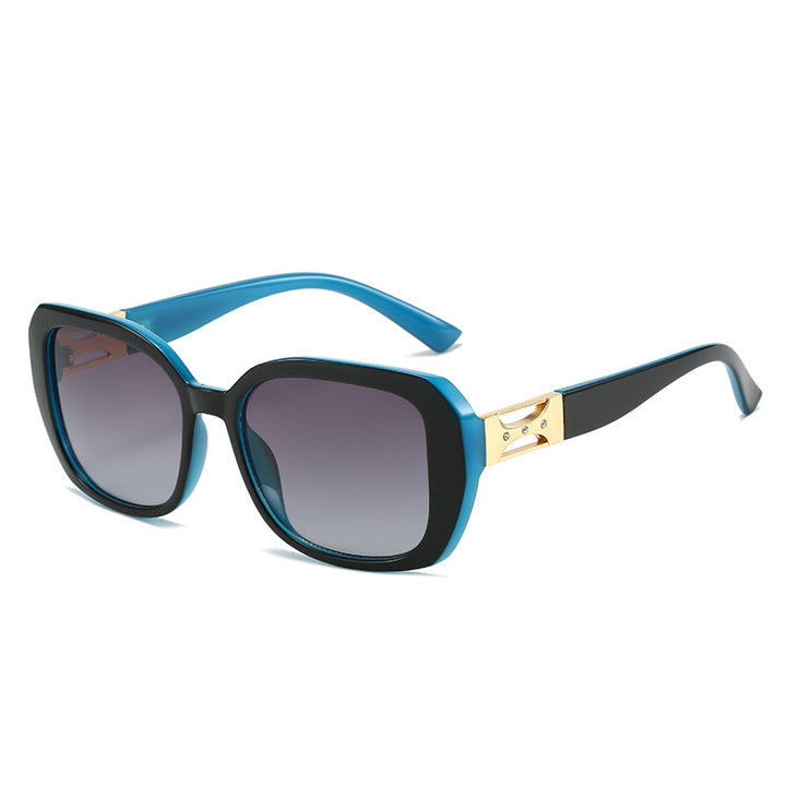 Dame Designer-solbrille med luksuriøst aksentuert ramme Skanto