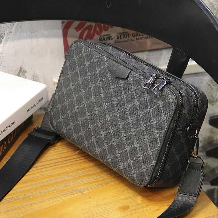 Moderne crossbody veske med strukturert overflate Skanto